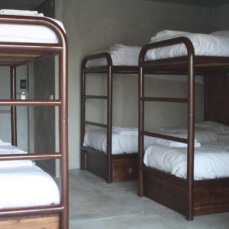 N1 Hostel Apartments And Suites Santarém Rum bild