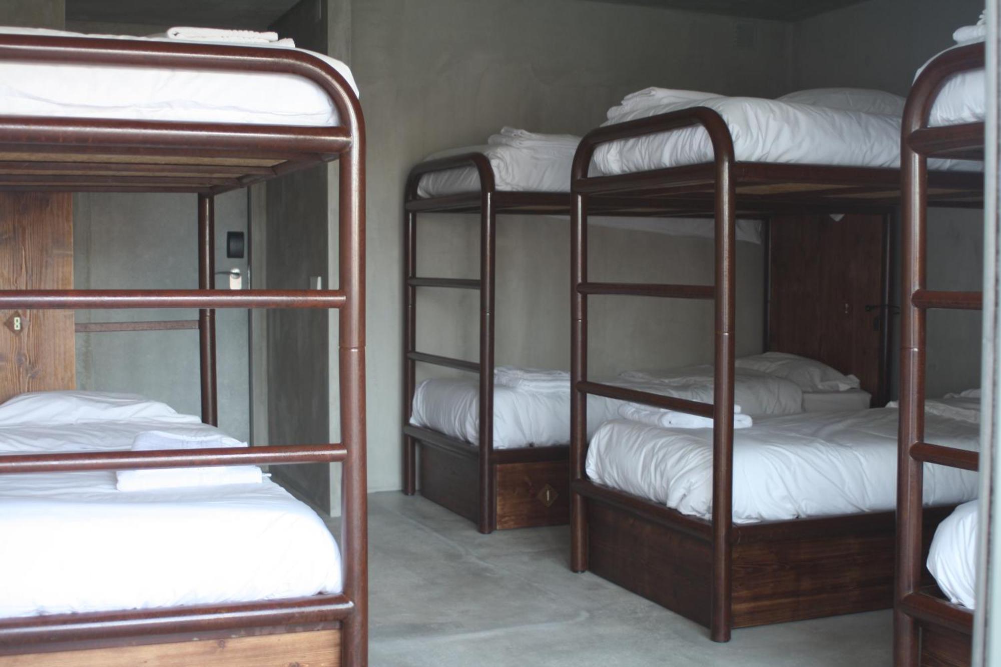 N1 Hostel Apartments And Suites Santarém Rum bild