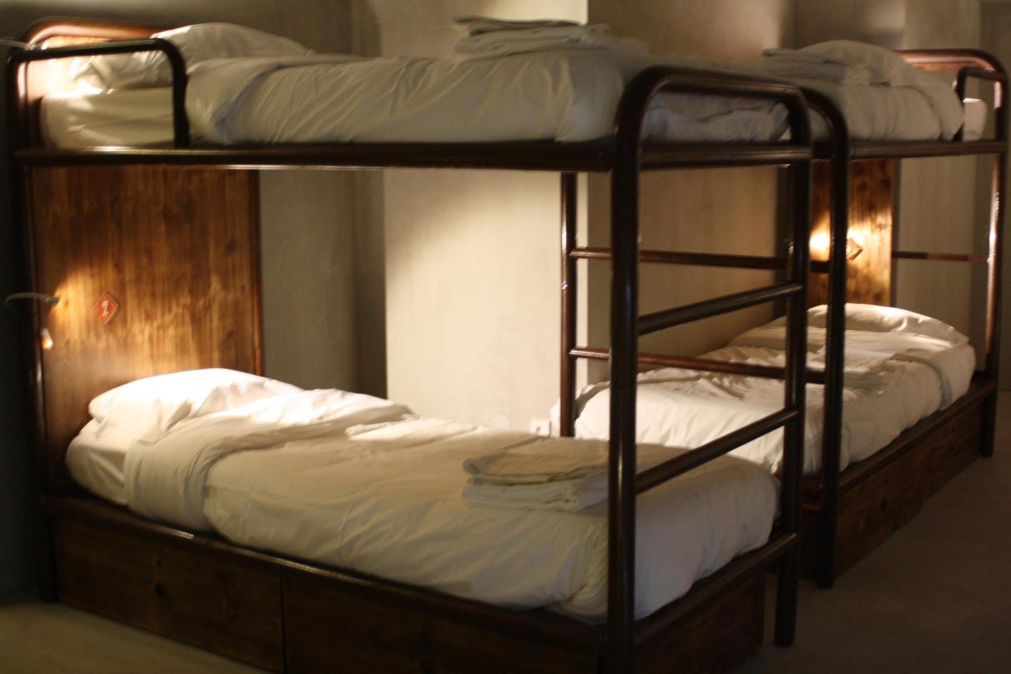 N1 Hostel Apartments And Suites Santarém Rum bild