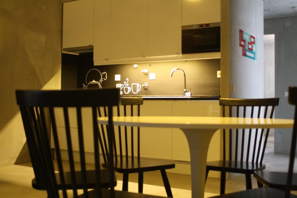 N1 Hostel Apartments And Suites Santarém Rum bild