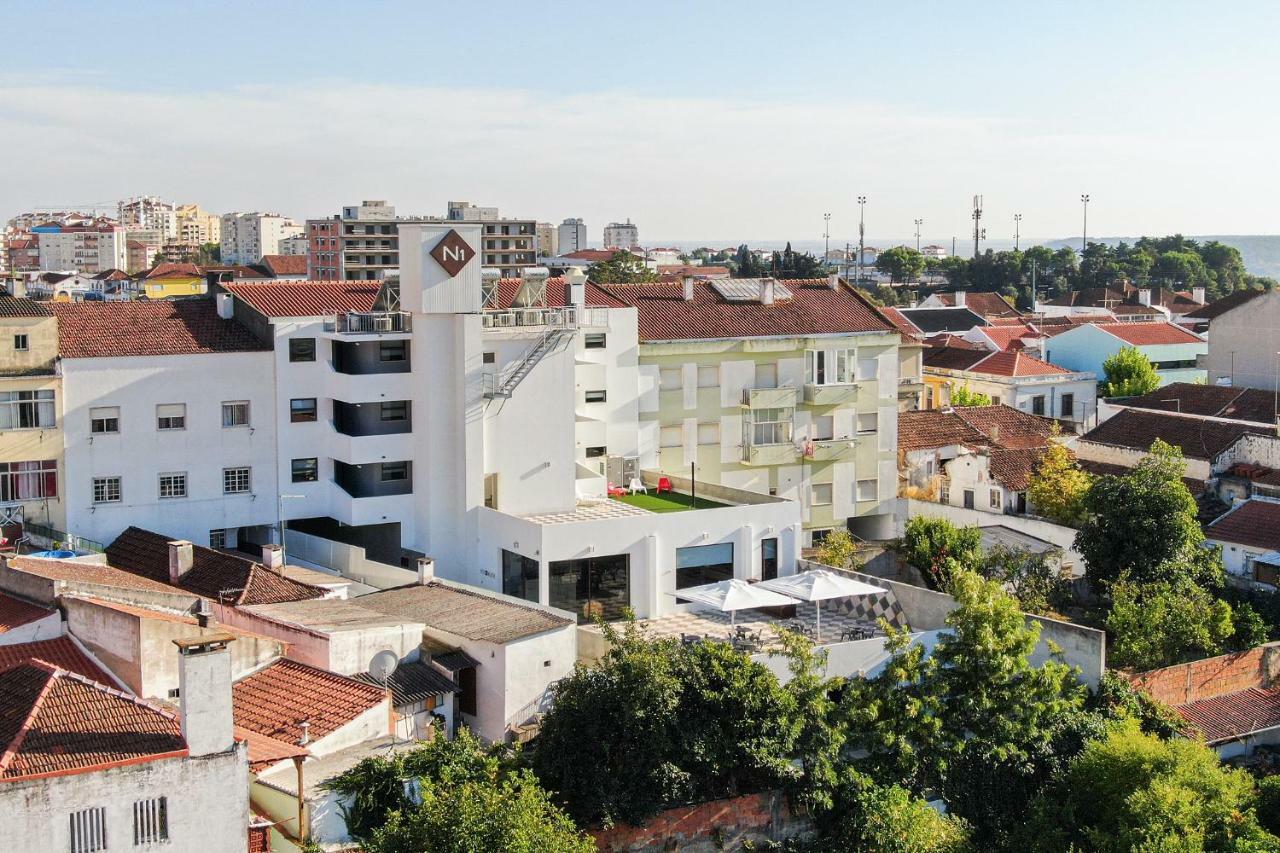 N1 Hostel Apartments And Suites Santarém Exteriör bild