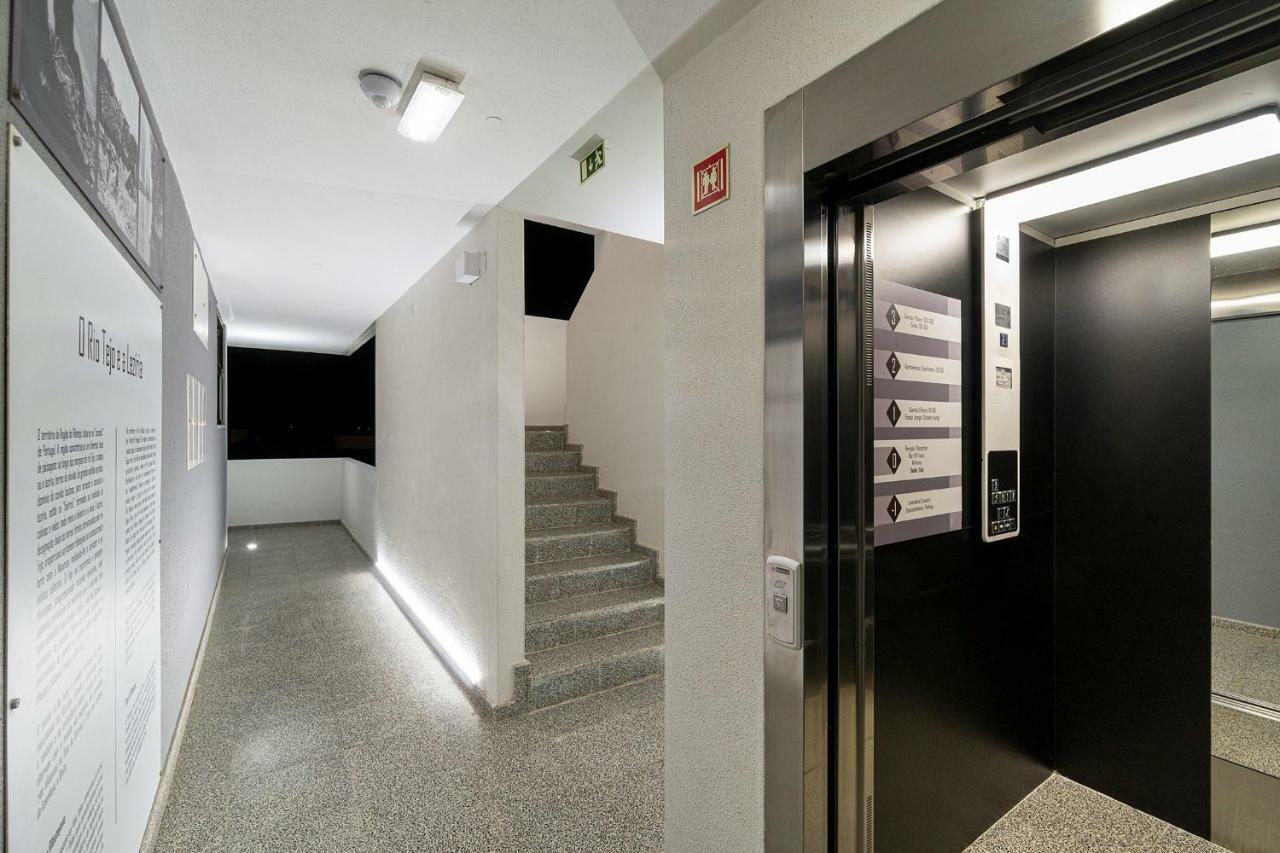 N1 Hostel Apartments And Suites Santarém Exteriör bild